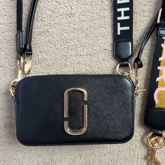 THE SNAPSHOT MARC JACOBS! Never used. Two straps included. - Picture 3 of 5